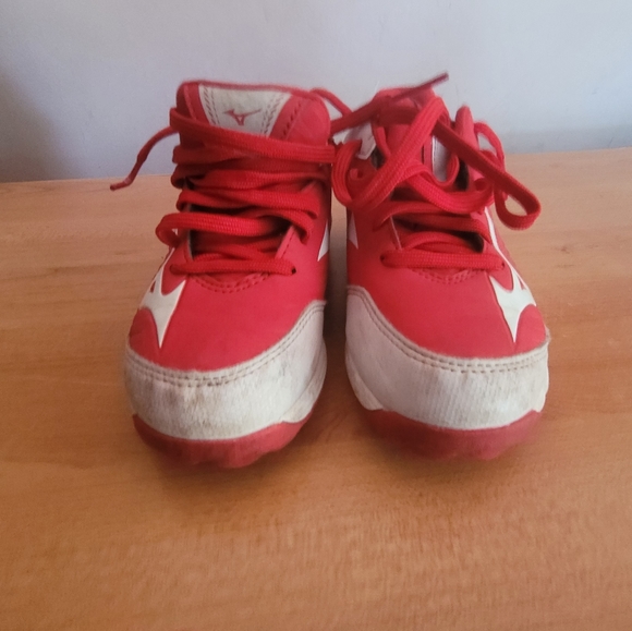 Cleats - Picture 3 of 4